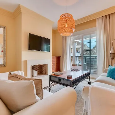Golf Apartment *
