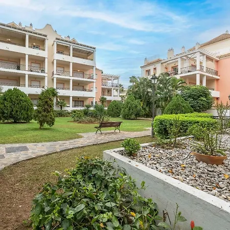 Golf Apartment