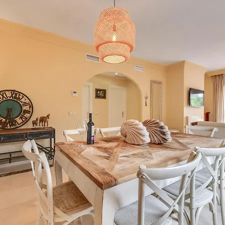 Golf Apartment *